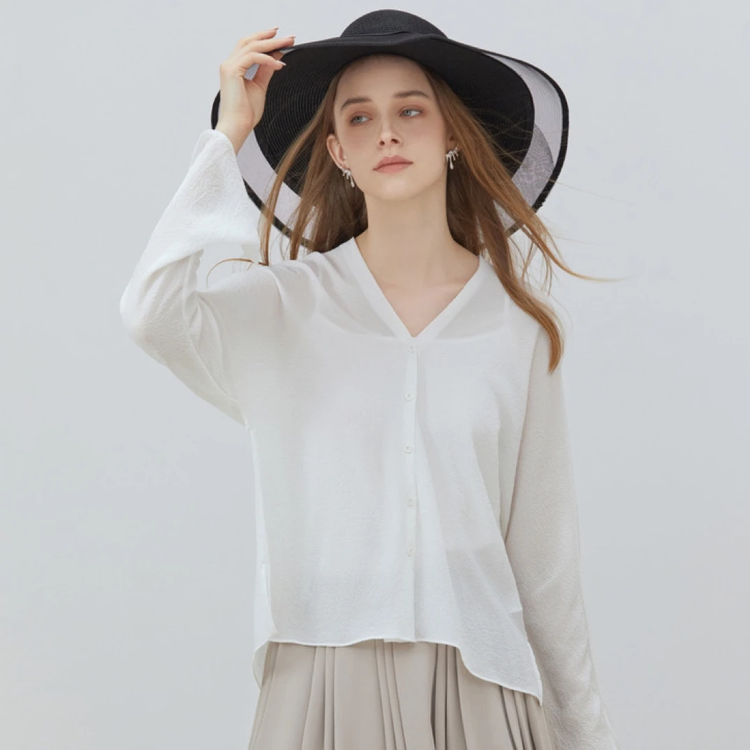 S·DEER圣迪奥女装简约V领肌理吊带时尚百搭两件套衬衫S223Z0524