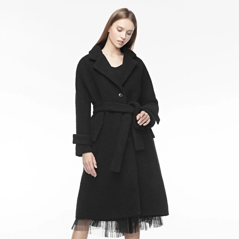 S·DEER圣迪奥女装时尚平驳领单排扣插袋收腰纯黑大衣S19481834