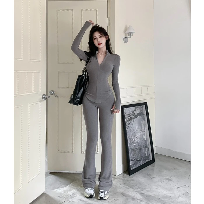 休闲套装气质紧身长袖加绒T恤上衣女春季穿搭微喇叭直筒裤两件套