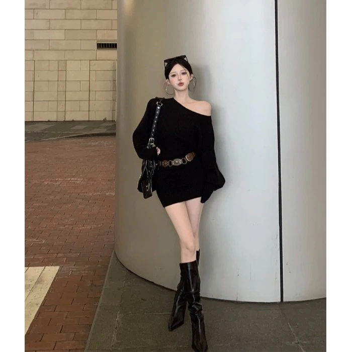 卡其色斜肩长袖针织连衣裙女春季修身毛衣短裙纯欲风收腰包臀裙子