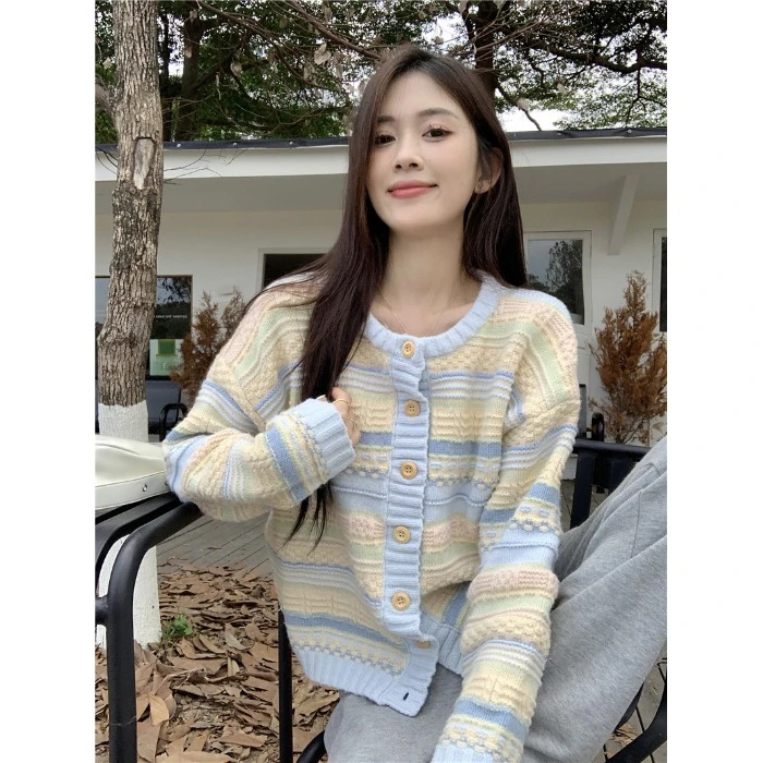 撞色条纹长袖毛衣外套女装秋季新款宽松针织开衫甜美减龄百搭上衣