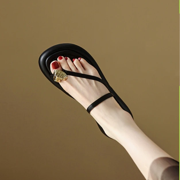 超火套趾凉拖鞋女露趾2024年新款夏季韩系百搭平底度假休闲沙滩鞋