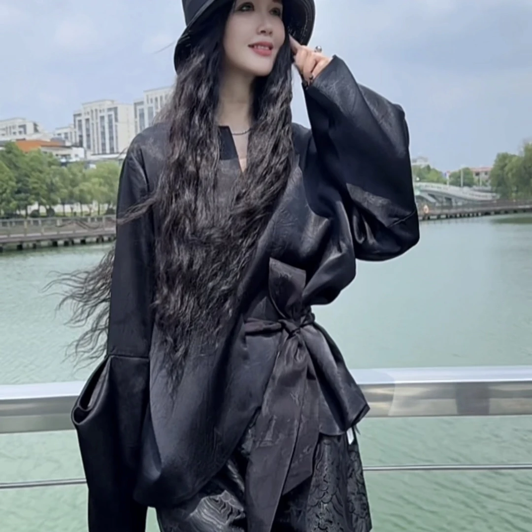 【周周家】春秋小众ins设计感缎面黑色花苞袖设计师绑带上衣