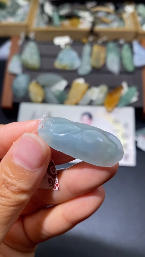 【闪购商品】定制翡翠未镶嵌翡翠吊坠