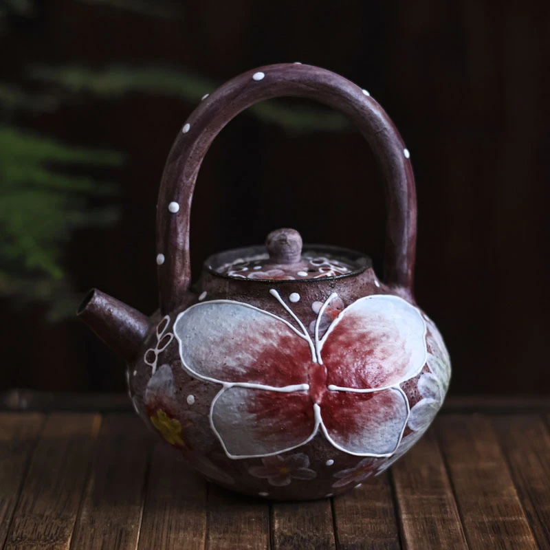 斋居 褐蝴蝶花朵提梁壶-180cc（洞尚S0080）