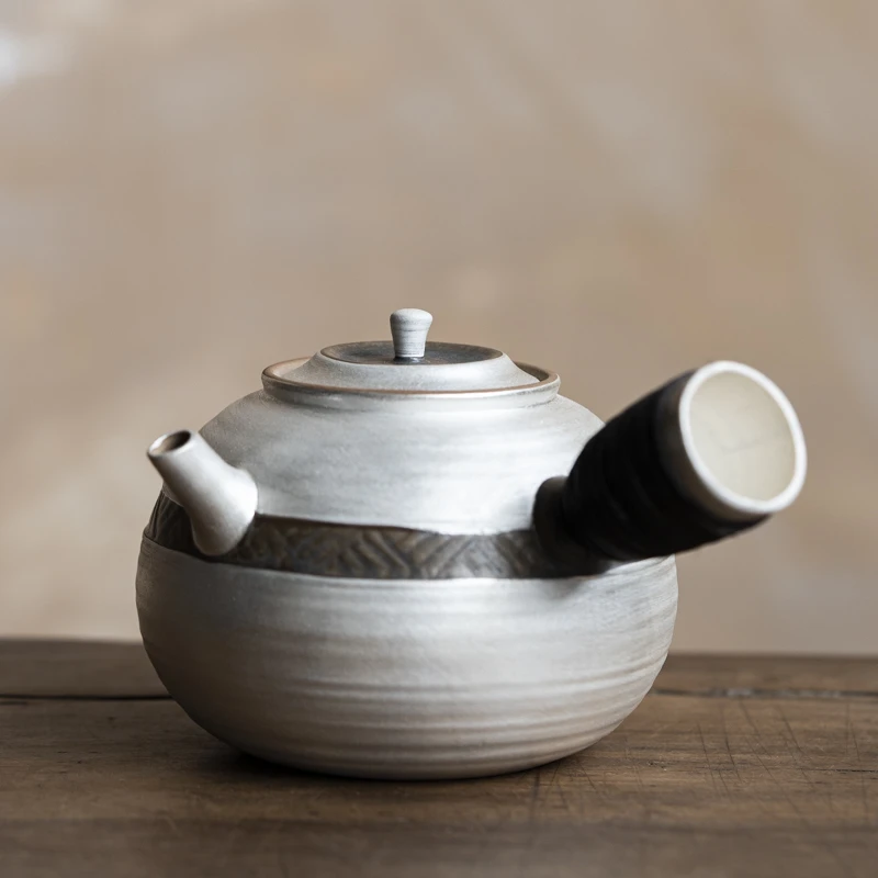 斋居 银装素裹-李朝青灰-井拙侧把壶（Q1805）