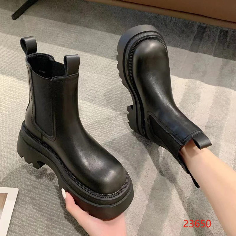 2023新款纯色真皮马丁靴23650