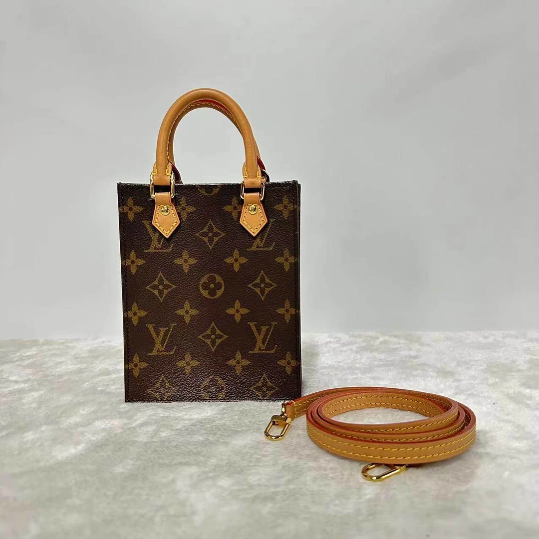 胖虎佳佳/路易威登/95新/公价0/箱包/斜挎包/31B2409210176