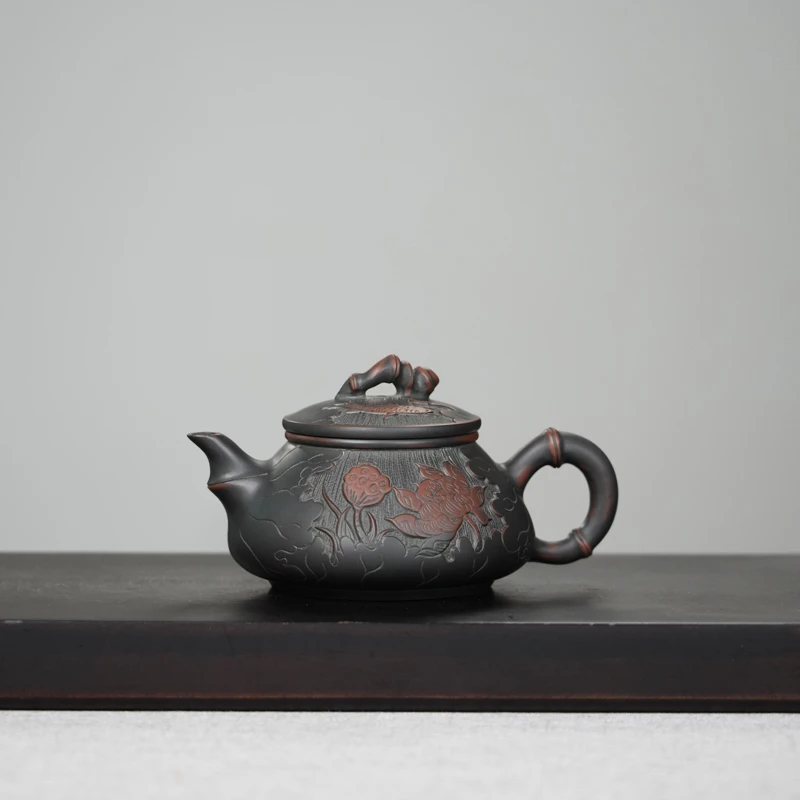 广西钦州坭兴陶 竹韵壶 手工制作 满刻荷花鱼 黑古铜色 中式