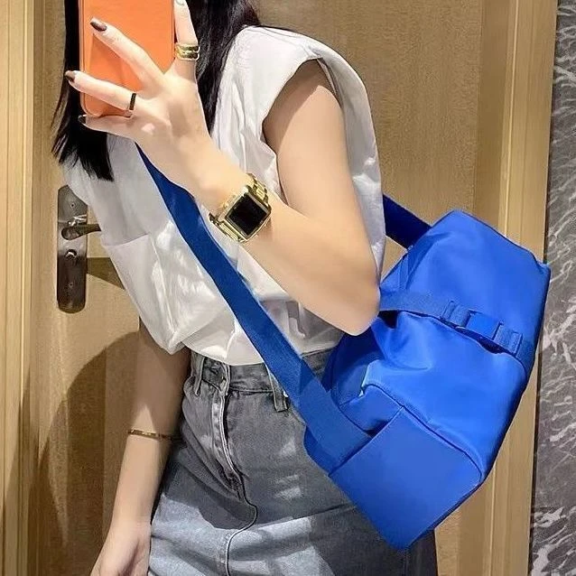 运动健身包防水吐司包大容量休闲红色牛津布单肩斜挎行李袋旅行包