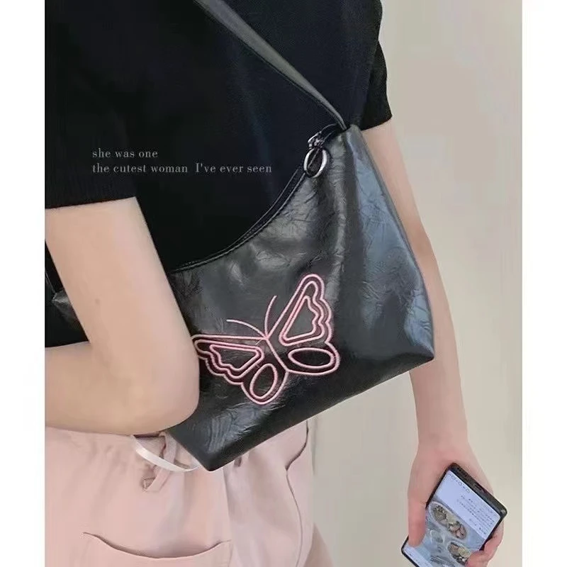 蝴蝶印花腋下包包女2025新款潮流酷韩国小众法棍包百搭单肩手提包