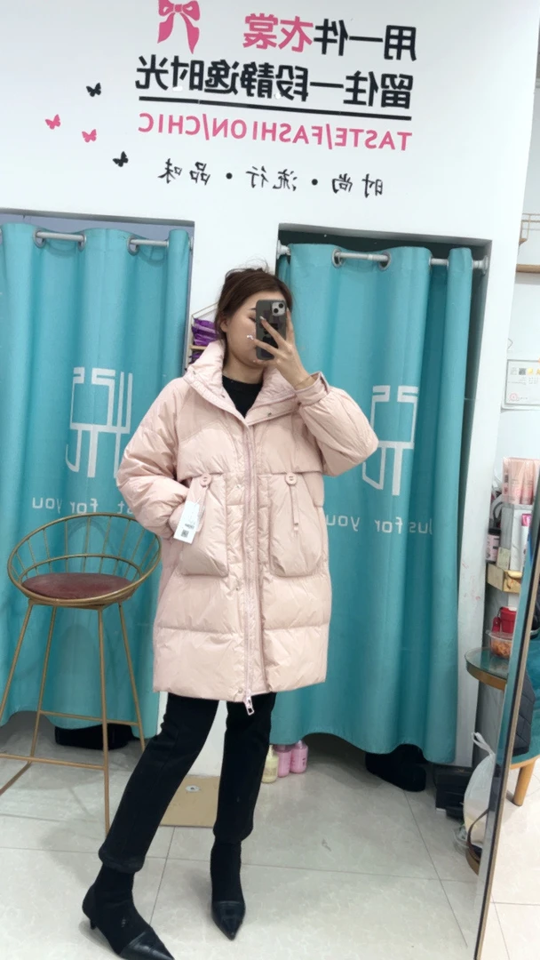 休闲时尚羽绒服女款短款女士