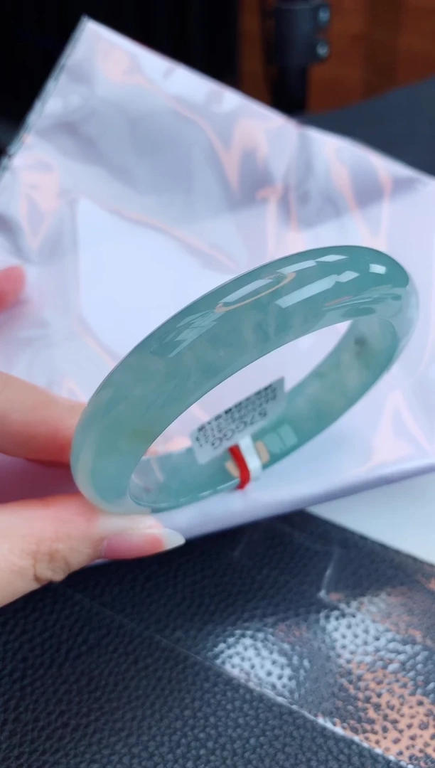 【闪购商品】翡翠手镯未镶嵌缅甸天然A货翡翠手镯