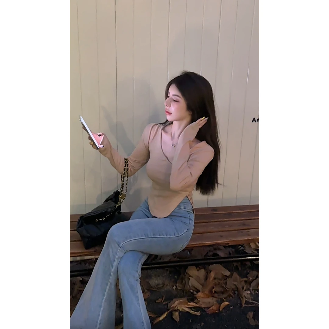 HuiHui【偷心】韩国东大门斜领露肩紧身背心+长袖开衫两件套（A789）