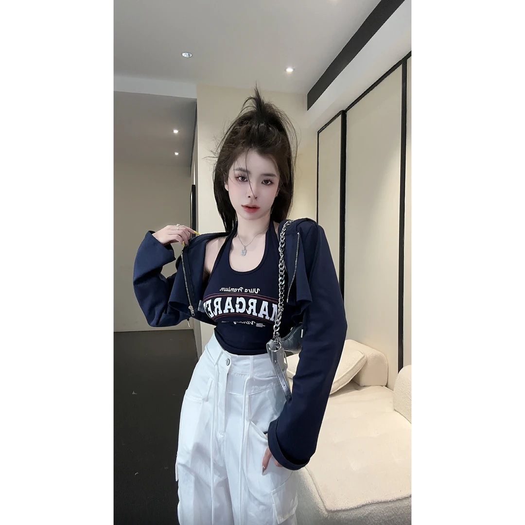 HuiHui【女团】东大门超短款连帽长袖外套修身挂脖背心两件套（A636）