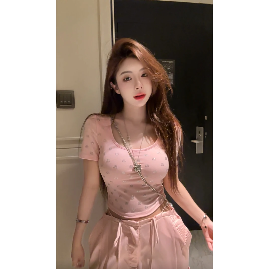 HuiHui【心率波动】重工烫钻弹力修身上衣  修身显身材很透气（A13）