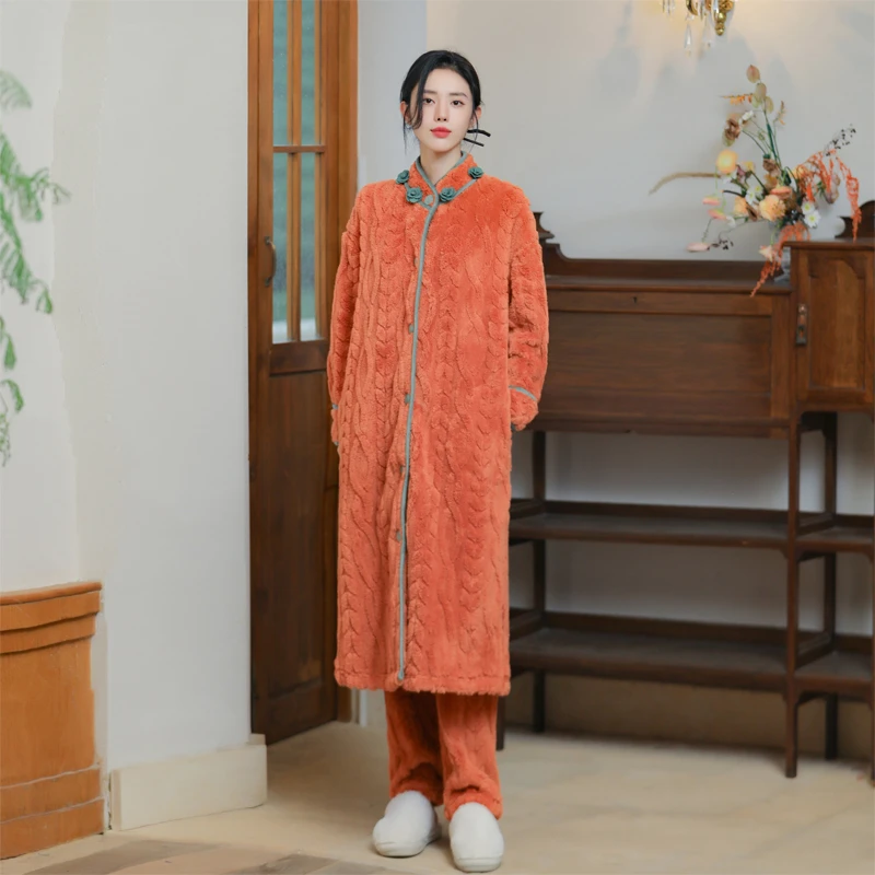 女士新中式秋冬款珊瑚绒睡袍加绒加厚保暖睡衣长款家居服套装