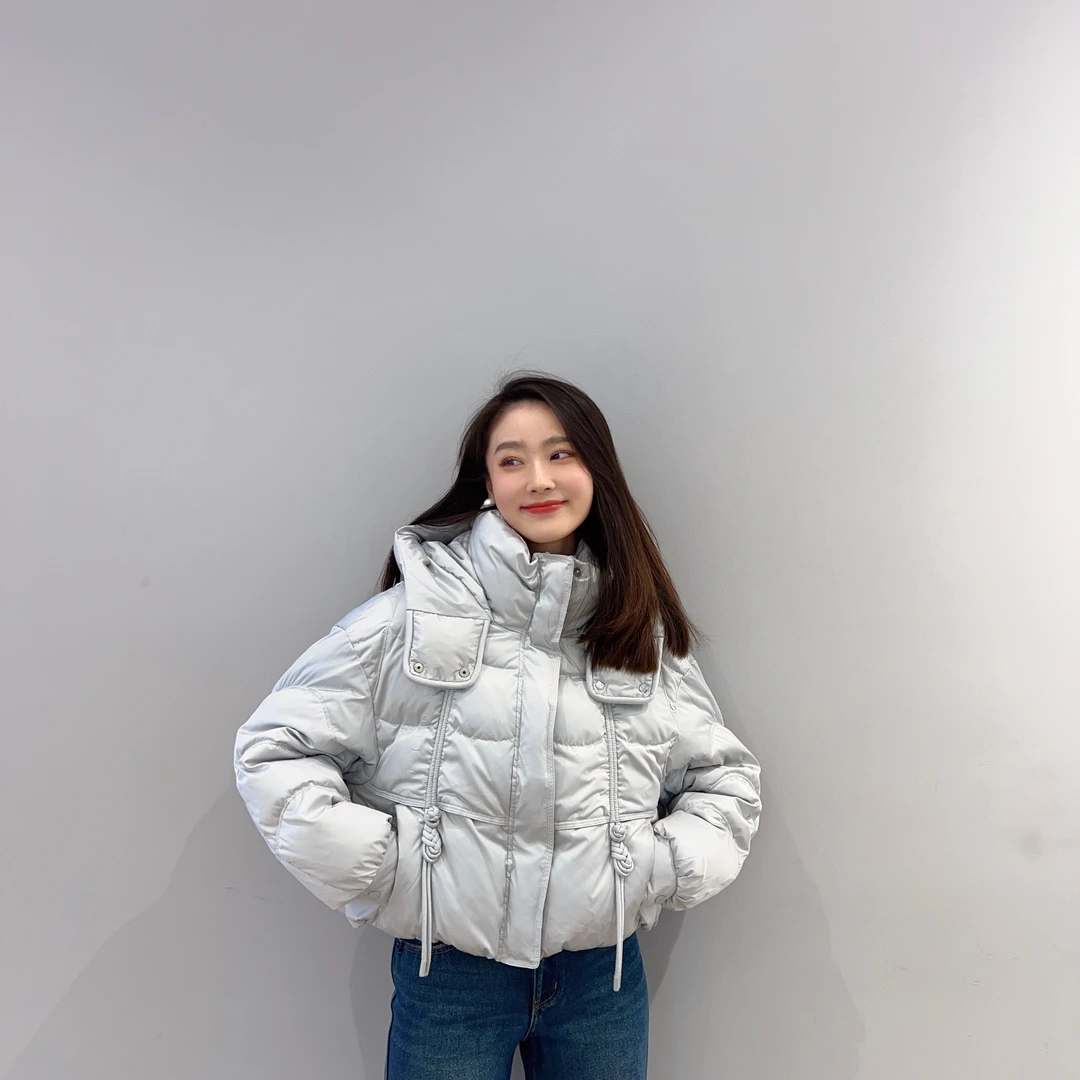 4D77宽松连帽羽绒服冬装新款女款女士短款百搭泡芙上衣外套羽绒服