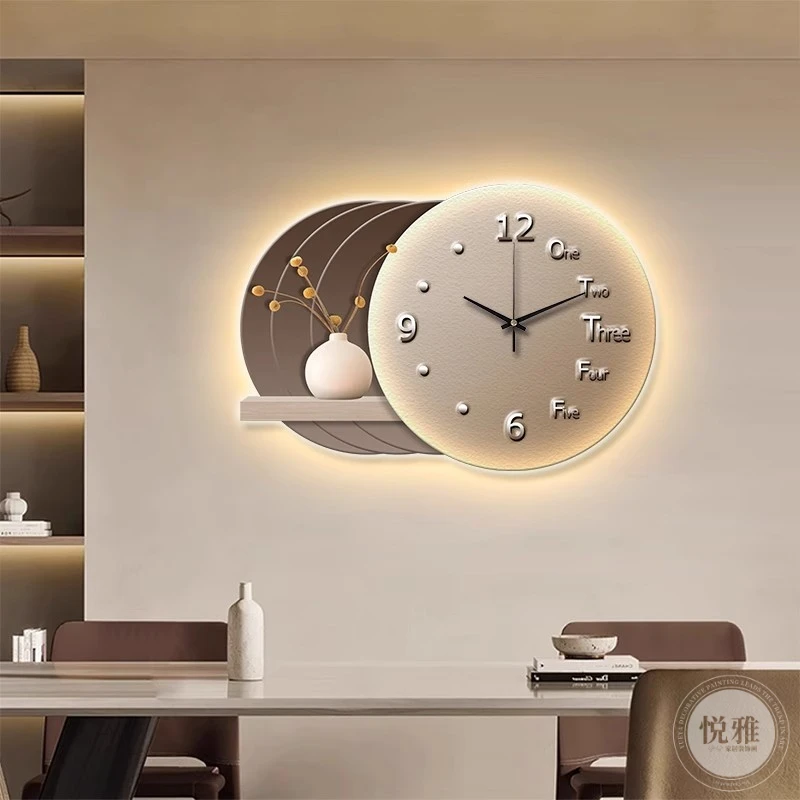 现代轻奢餐厅装饰画钟表画饭厅创意时钟挂件餐桌墙面花瓶带灯挂画