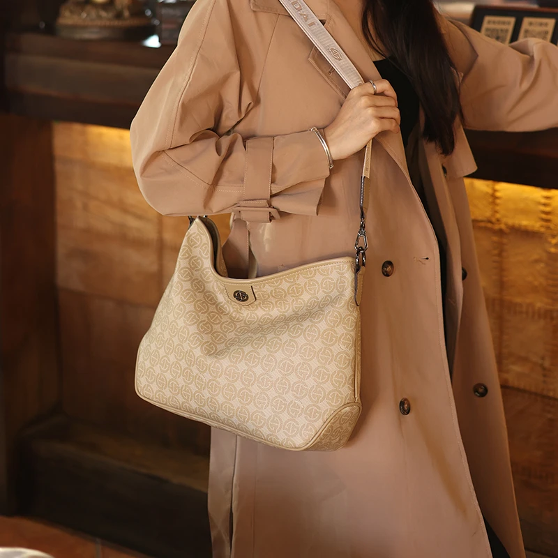 轻奢女包品牌2023年新款时尚休闲百搭大容量单肩包斜挎腋下包包女