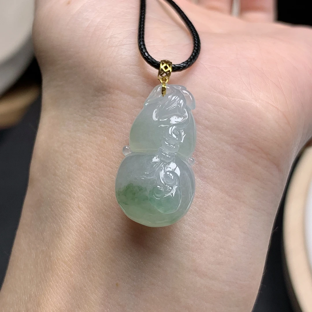 缅甸天然A货翡翠18K金扣头镶嵌冰飘花葫芦吊坠26.6-14-8.9mm