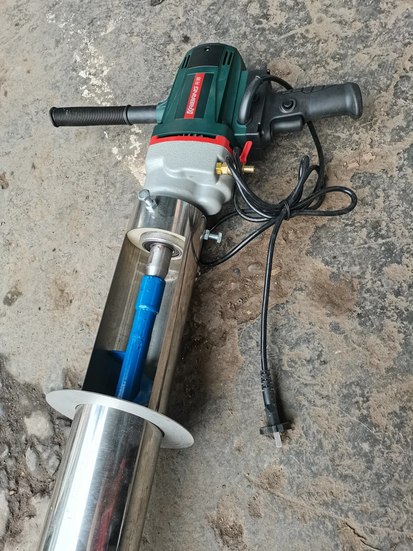 多功能生姜打孔机，栽树，猕猴桃桩打孔