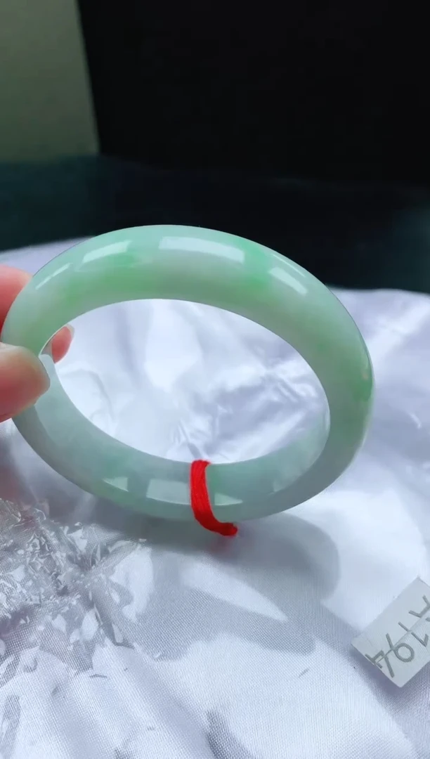 【闪购商品】翡翠手镯未镶嵌缅甸天然A货翡翠手镯