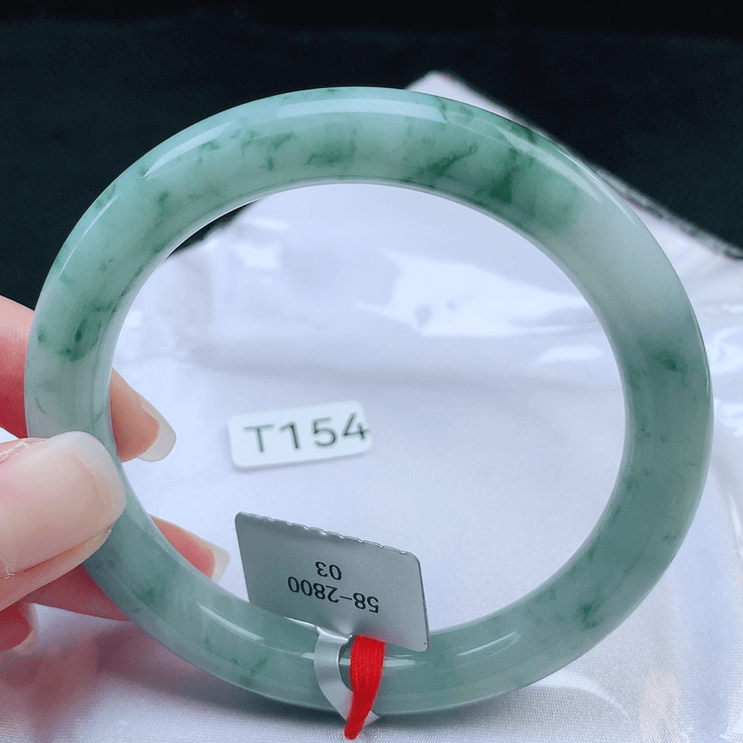 翡翠手镯未镶嵌缅甸天然A货翡翠手镯