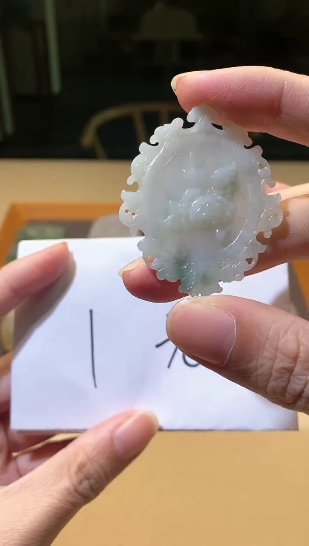 【闪购商品】翡翠颈饰未镶嵌玫瑰