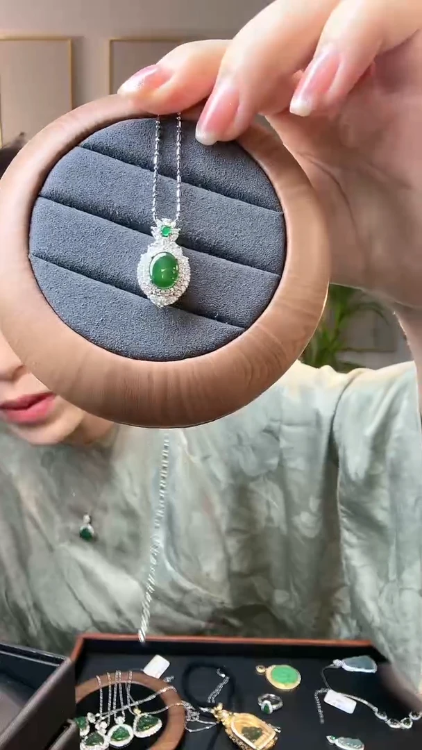 【闪购商品】翡翠吊坠(不含链)未镶嵌天然A货翡翠