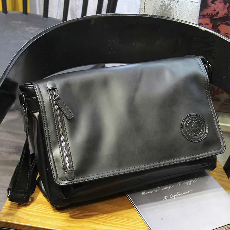 男士单肩包邮差包韩版男包时尚简约电脑包潮流文件包大容量斜挎包