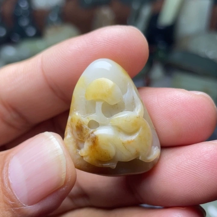 和田玉颈饰未镶嵌