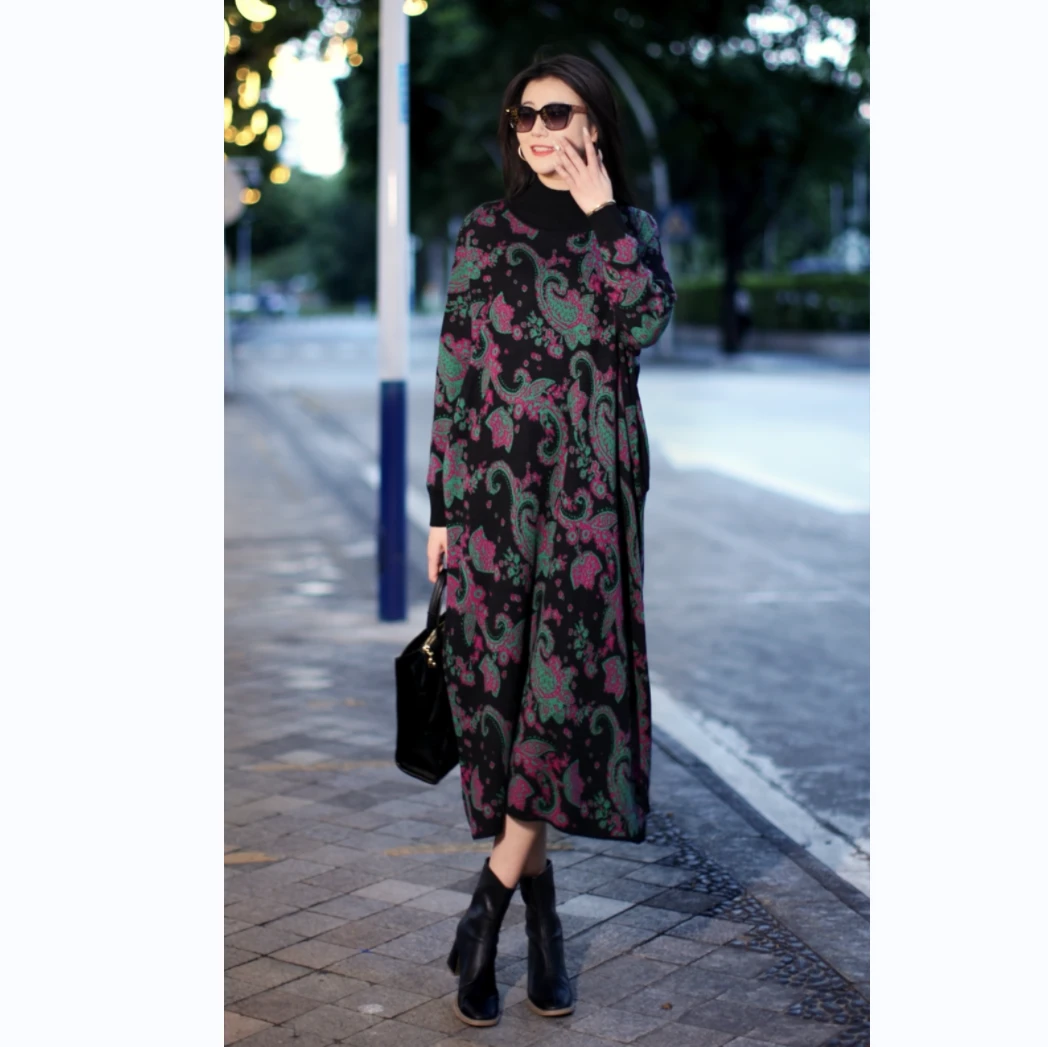 2023秋季新款大码宽松印花复古民族风针织连衣裙修身长款打底裙