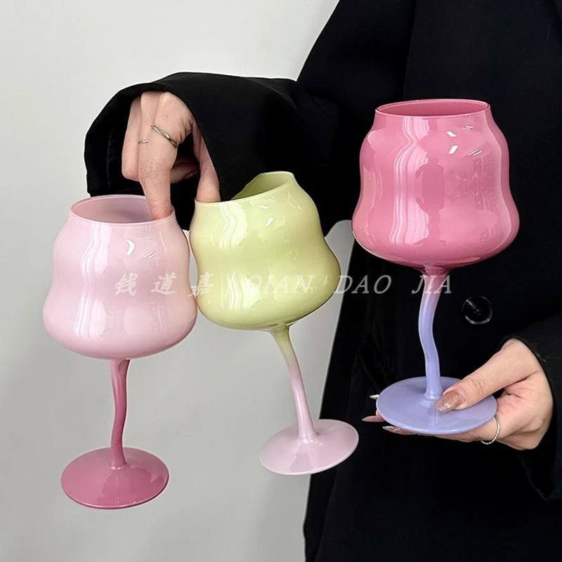 创意可爱少女心马卡龙色玻璃酒杯高颜值高脚杯小众设计感鸡尾酒杯