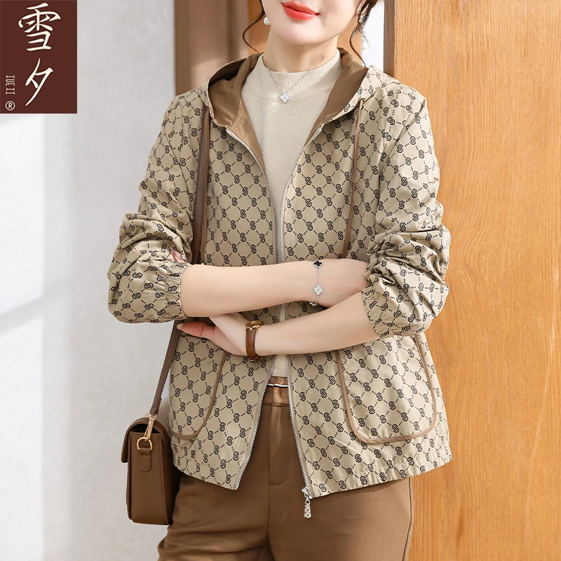 妈妈秋装2025新款连帽风衣外套中老年女装春秋薄款上衣洋气夹克衫