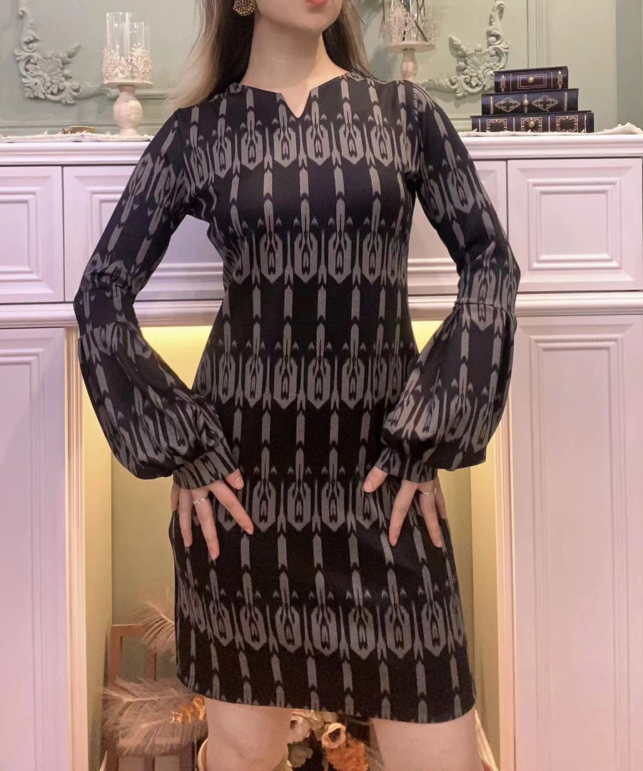 elmoda 时尚艾特莱斯灯笼袖连衣裙