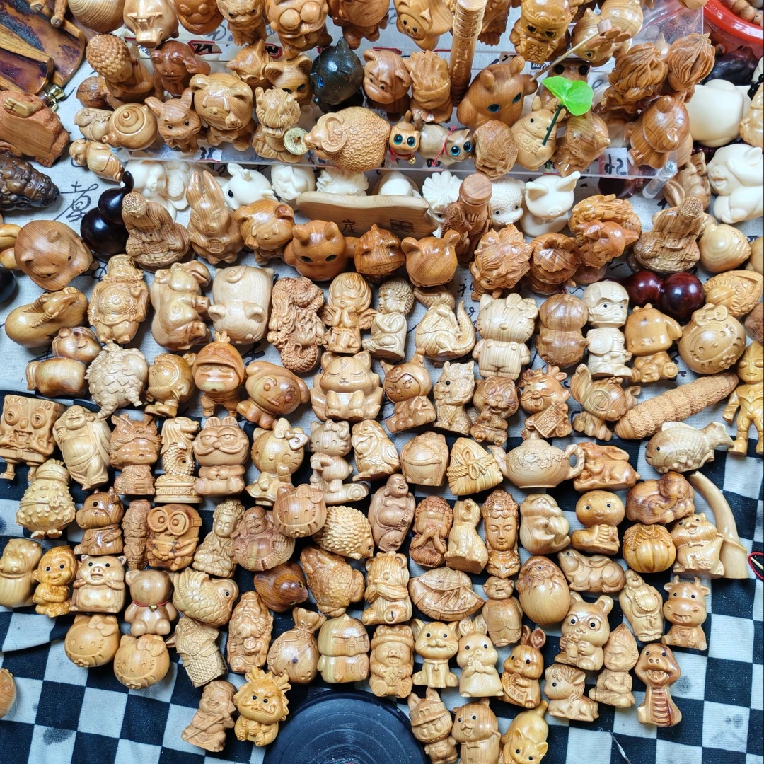 崖柏木雕刻工艺品文玩创意可爱小动物摆件实木手把件瑕疵处理清仓