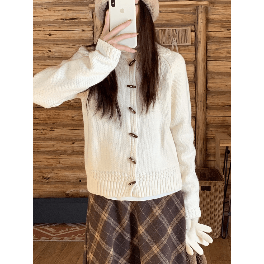 cozydays复古圣诞感牛角扣毛衣女冬季新款保暖加厚针织开衫A0625