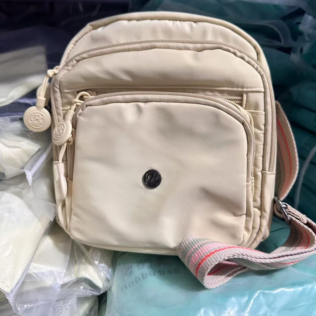 博卜单肩斜跨包便捷多隔层时尚潮流休闲百搭简约女士休闲包