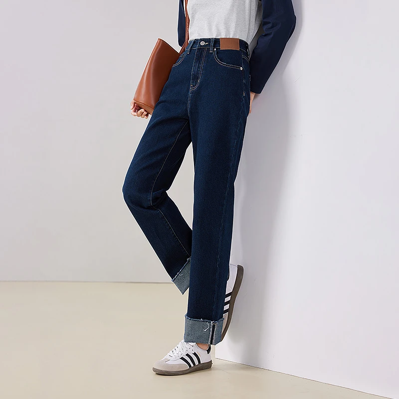 初语撞色翻边牛仔裤女长裤2023年秋季新款慵懒休闲弹力显瘦直筒裤