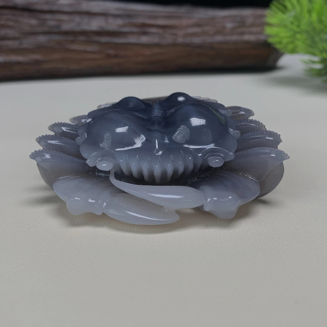 【豫人豫品】和田玉镂空俏色巧雕螃蟹j2881