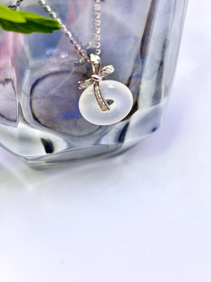 坠链均925银 S925银轻奢微镶蝴蝶结平安扣项链