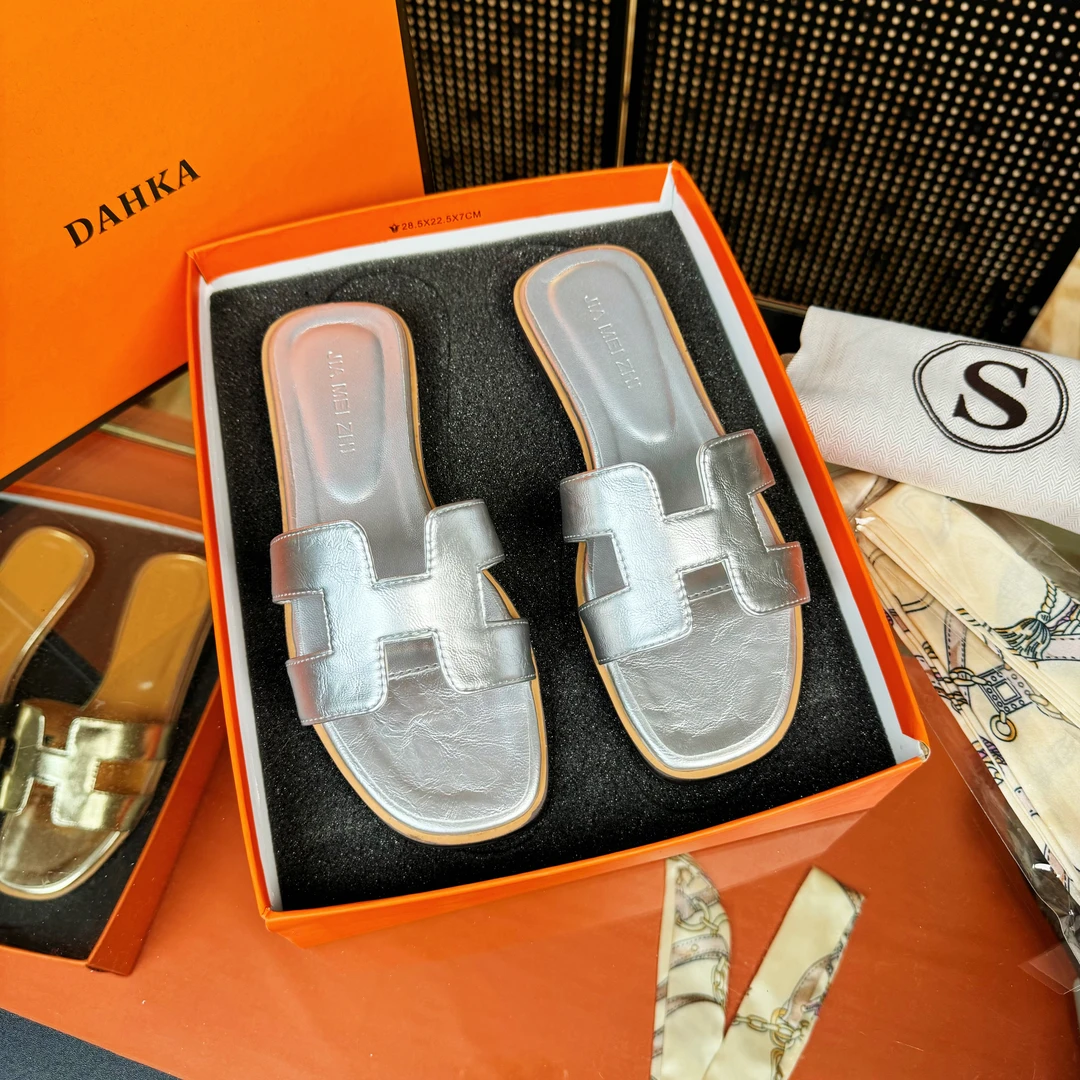 【手抓纹】2025新款拖鞋女夏外穿平底百搭真皮网红沙滩一字凉拖鞋