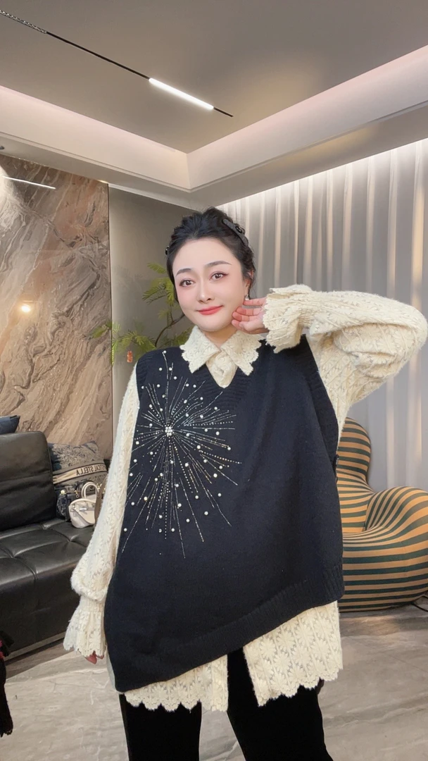 【冲姐】时尚洋气重工钉珠马甲背心无袖外出叠穿针织马甲设计感女