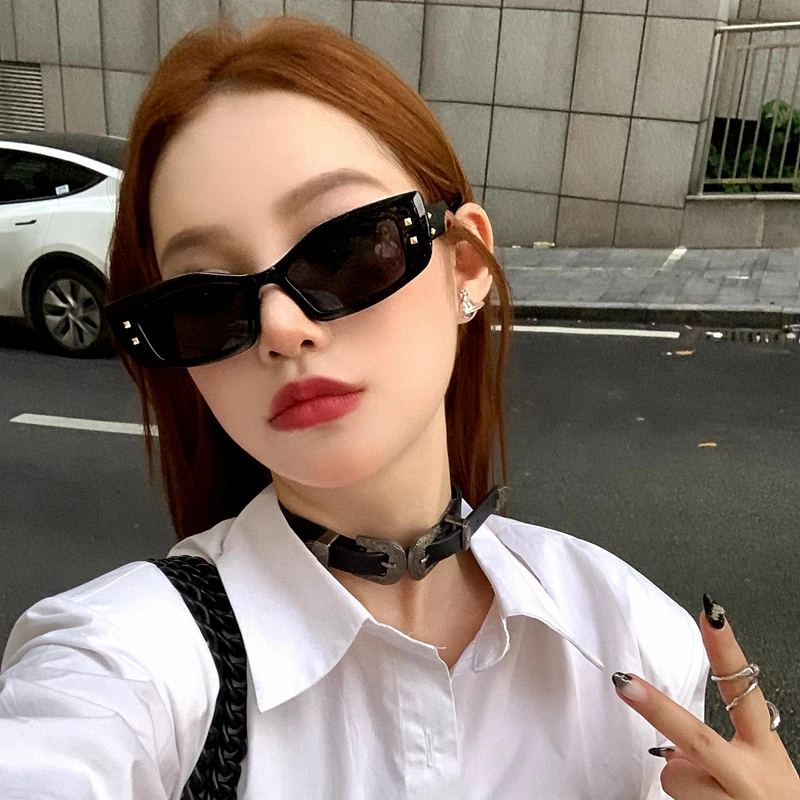 韩版窄框复古黑色小脸墨镜女潮凹造型时髦辣妹高级感街拍太阳镜男