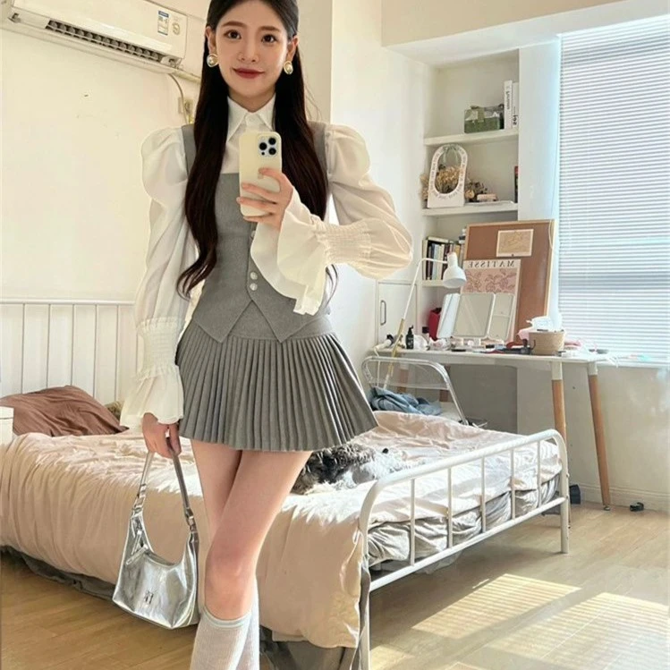 小香风名媛套装新款法式宫廷风白衬衫高级感气质马甲百褶裙三件套