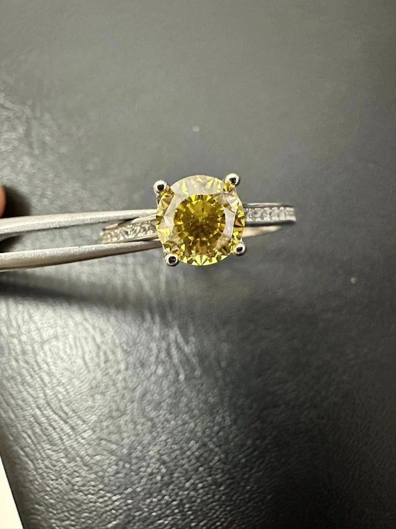 博茨瓦纳黄牛头3ct