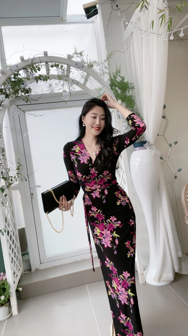 黑底百合花 裹身裙一片式V领优雅时尚气质修身弹力印花长裙连衣裙