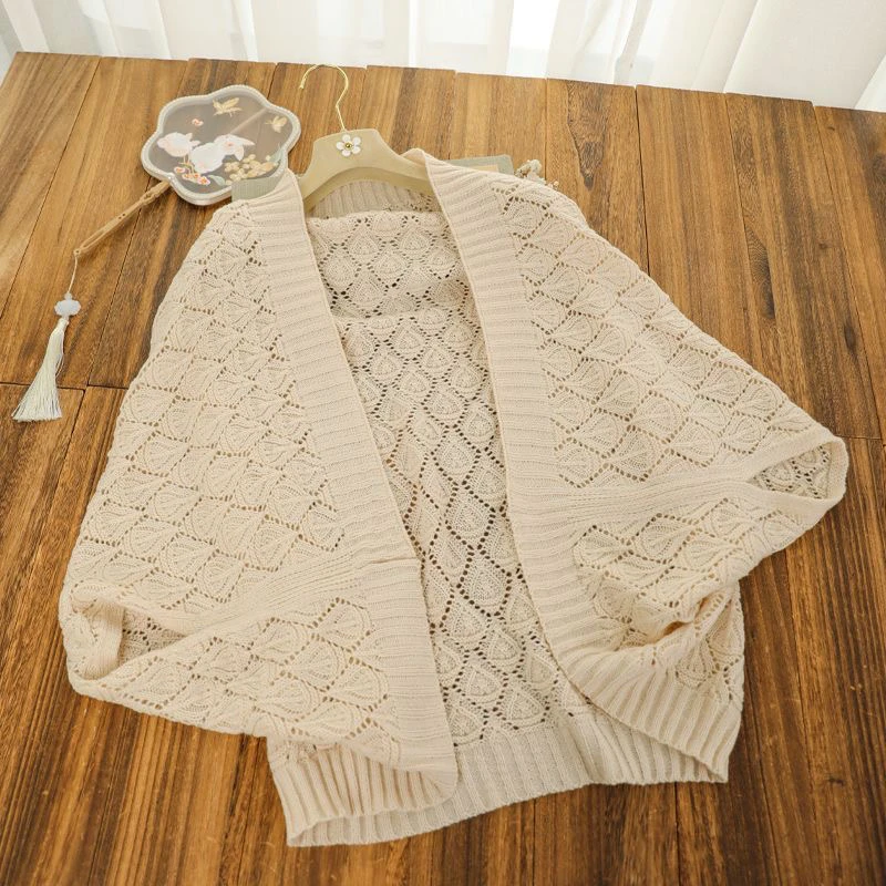 2024年夏季米色气质优雅新中式旗袍外搭披肩简约小众年轻款