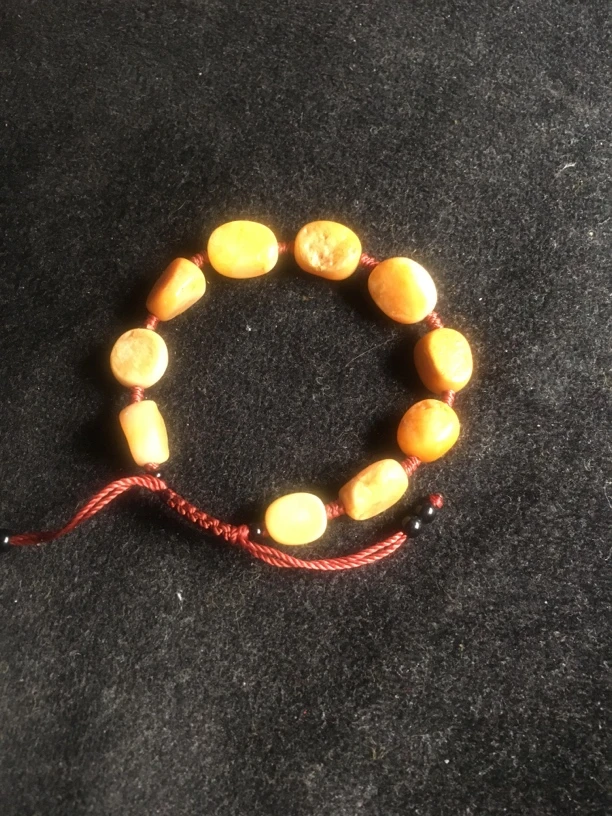 昌化石田黄手串，小女生佩戴漂亮